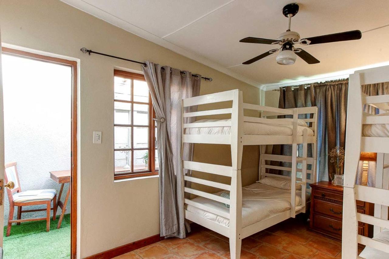 Family 6 Sleeper En-suite Gasthof Kapstadt